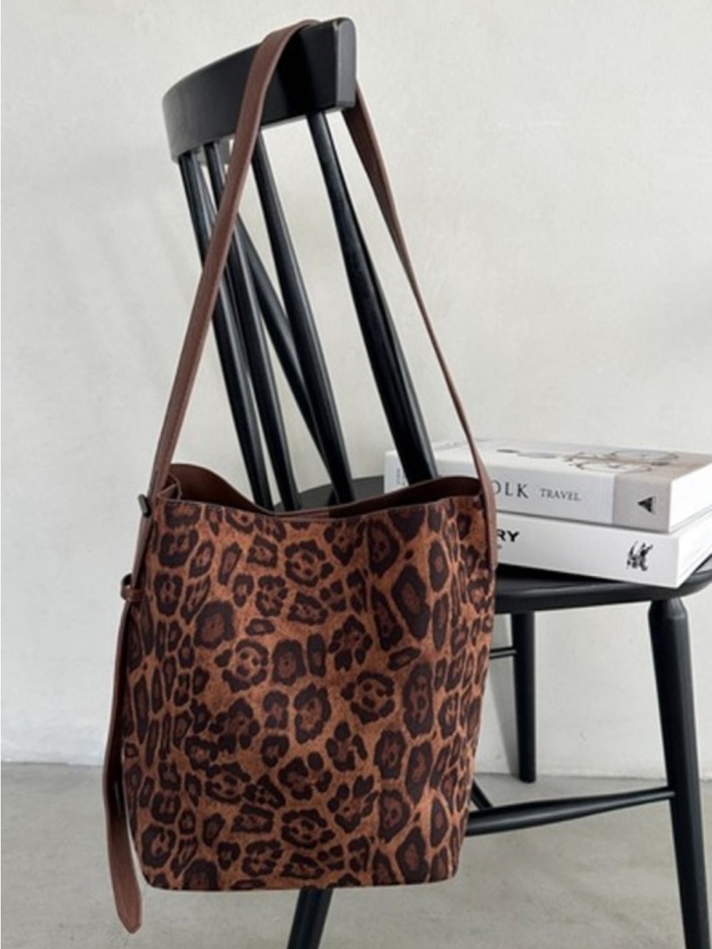 Zenana Outfitters Brown Leopard Print Shoulder Bag